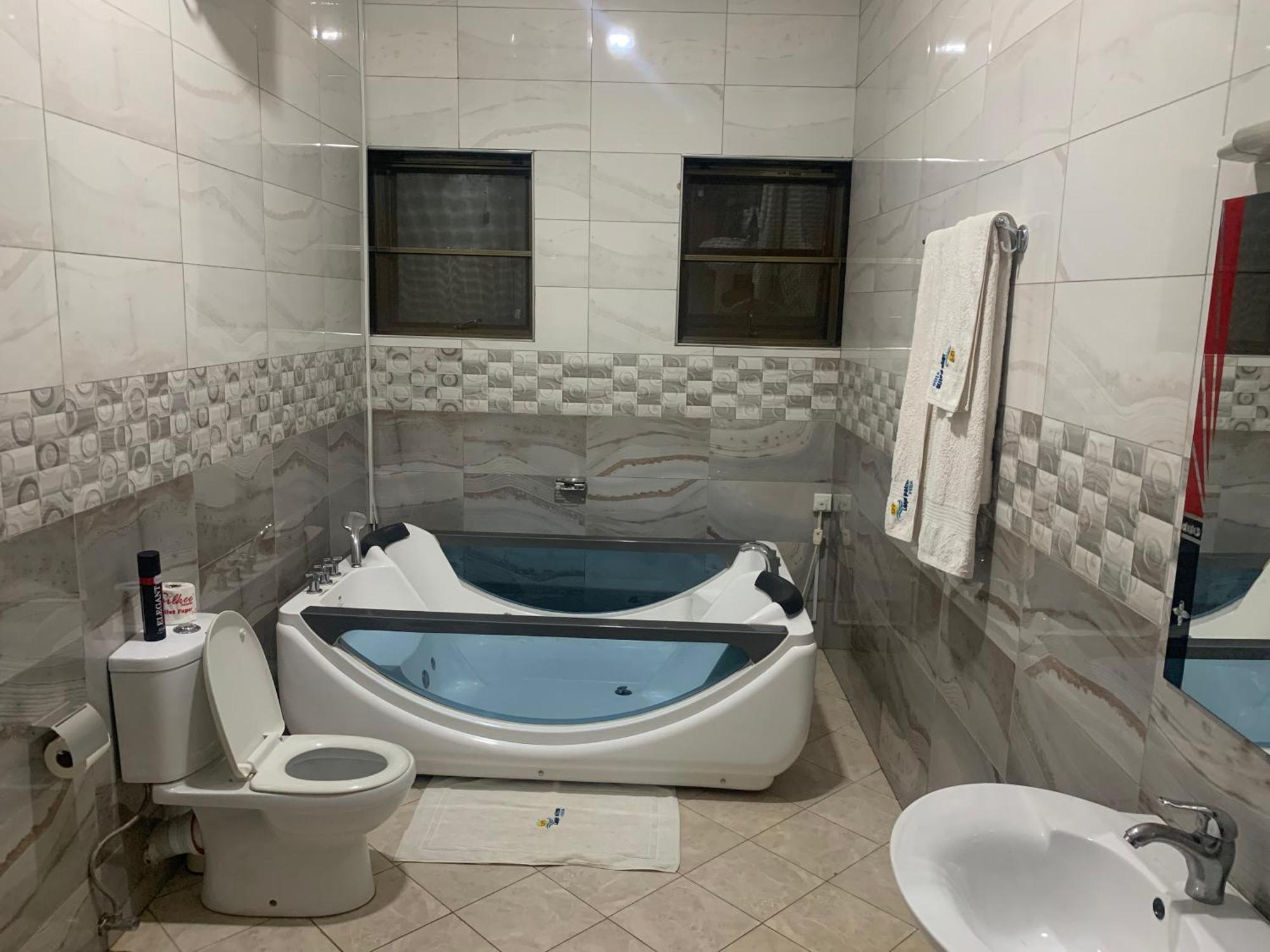 Lakepoint Villa Entebbe Eksteriør bilde