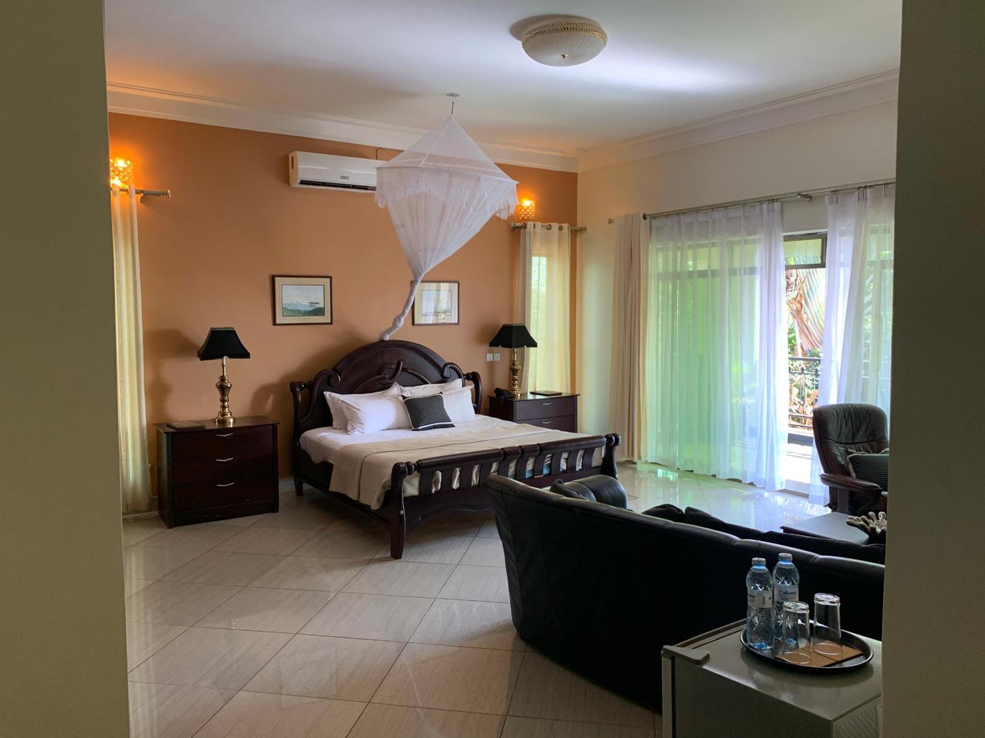 Lakepoint Villa Entebbe Eksteriør bilde