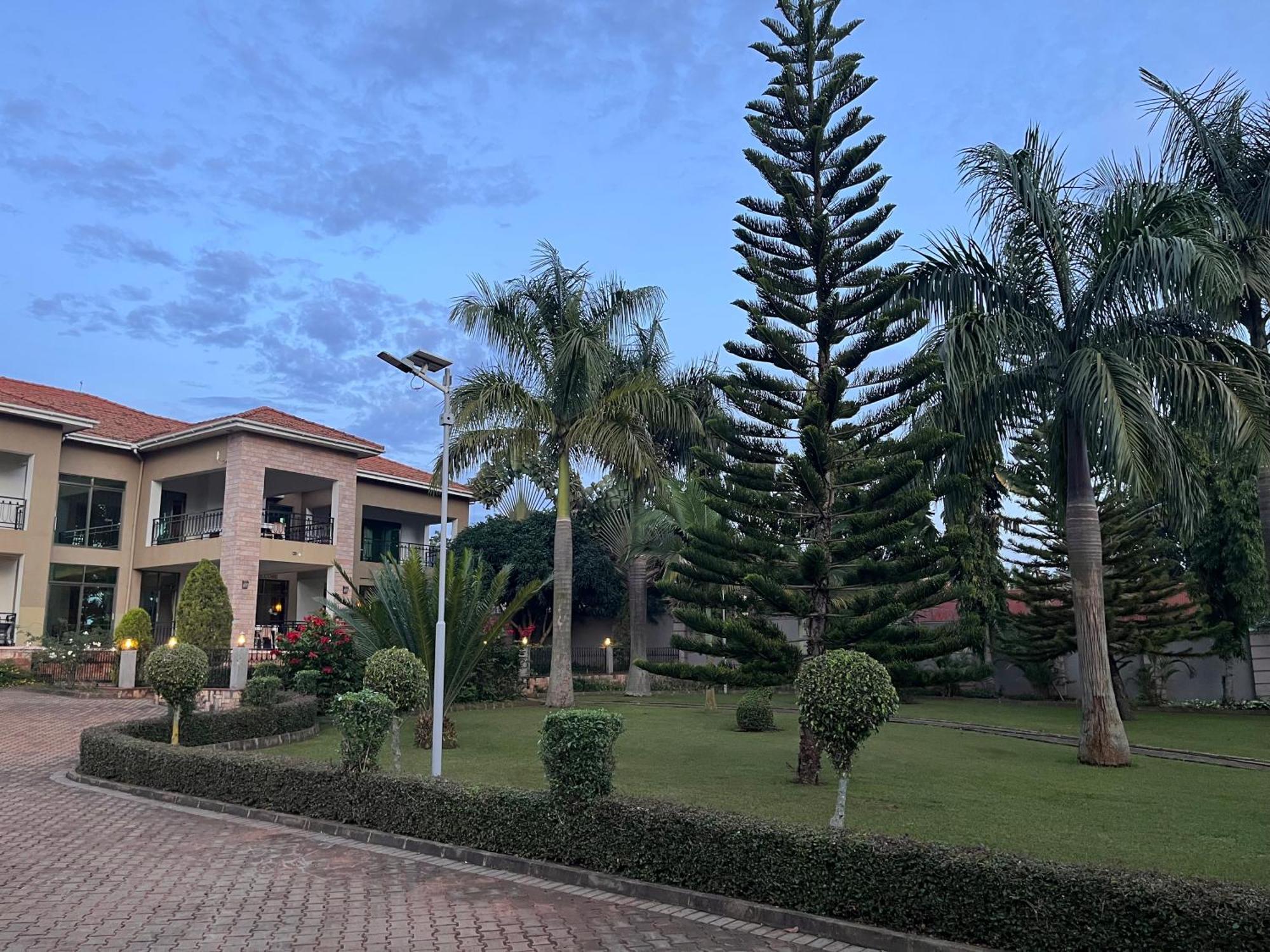Lakepoint Villa Entebbe Eksteriør bilde