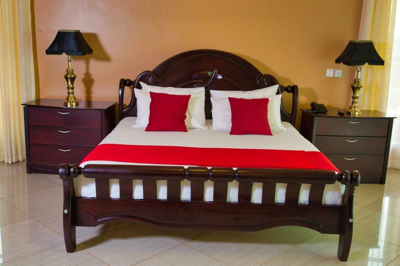 Lakepoint Villa Entebbe Eksteriør bilde