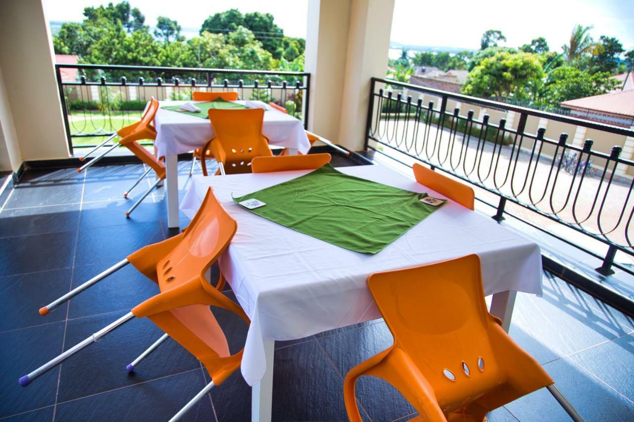 Lakepoint Villa Entebbe Eksteriør bilde