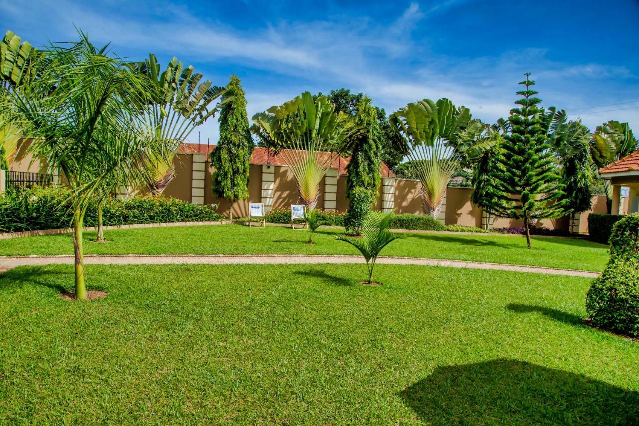 Lakepoint Villa Entebbe Eksteriør bilde
